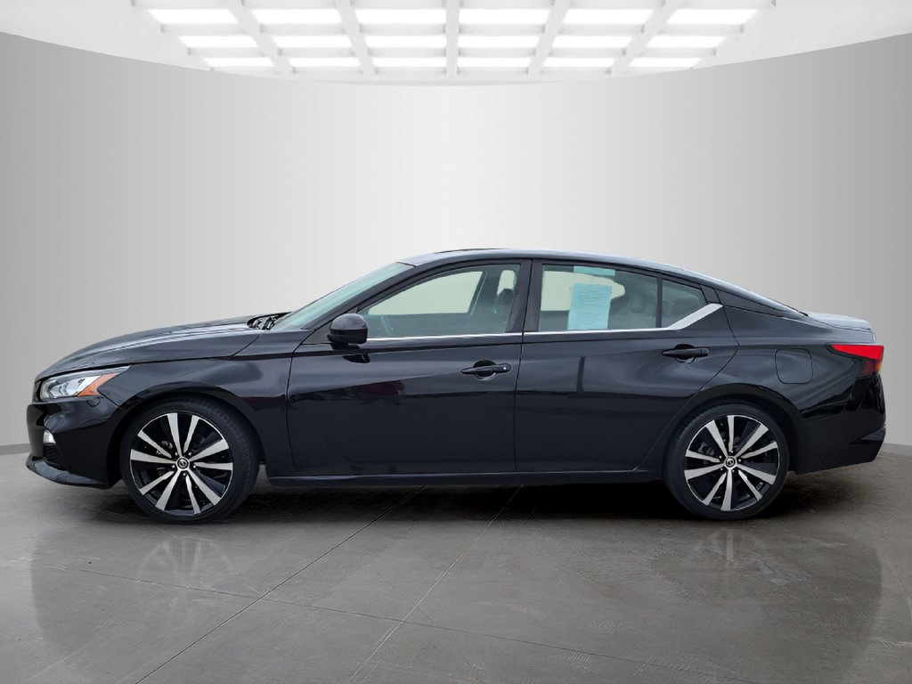 Used 2022 Nissan Altima 2.5 SR FWD image 2