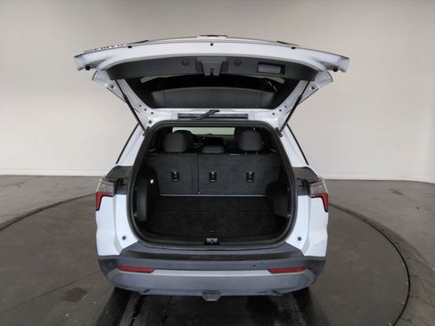 Used 2025 Chevrolet Equinox LT FWD image 9