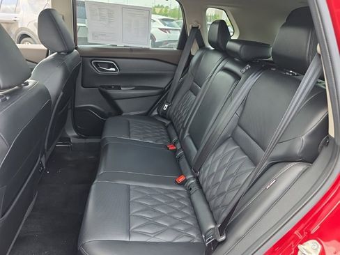 Used 2023 Nissan Rogue Platinum w/ Platinum Premium Package AWD/4WD image 19