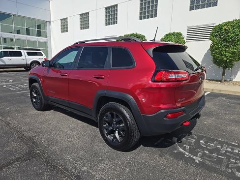 Used 2017 Jeep Cherokee Trailhawk w/ Comfort/Convenience Group AWD/4WD image 6