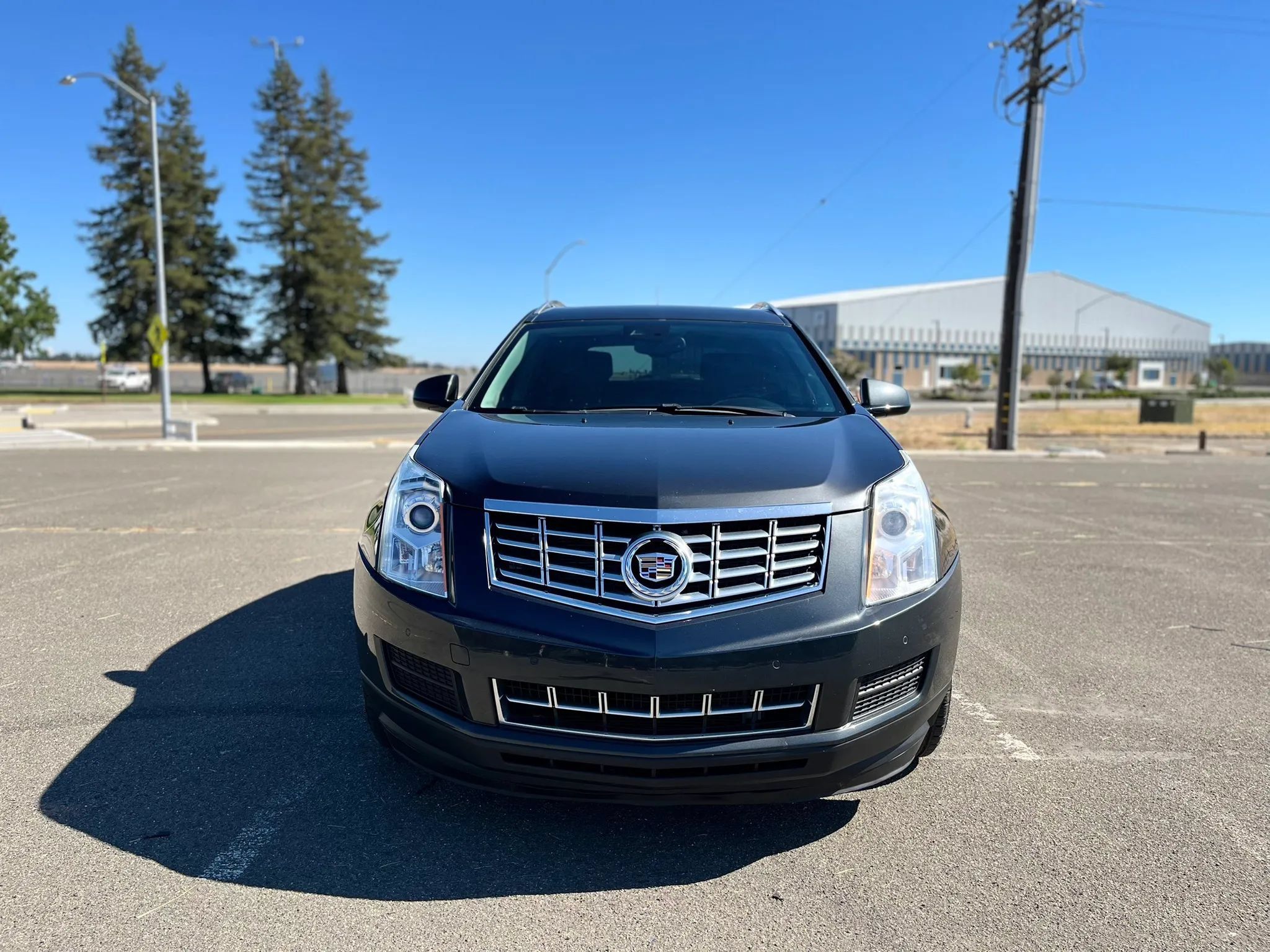 Used 2016 Cadillac SRX Luxury w/ Driver Awareness Package FWD image 2