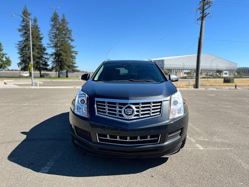 Used 2016 Cadillac SRX Luxury w/ Driver Awareness Package FWD image 2
