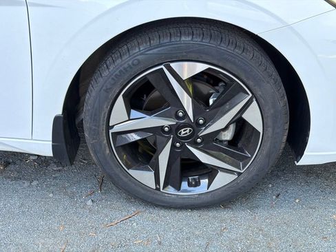 Certified 2023 Hyundai Elantra Limited FWD image 8