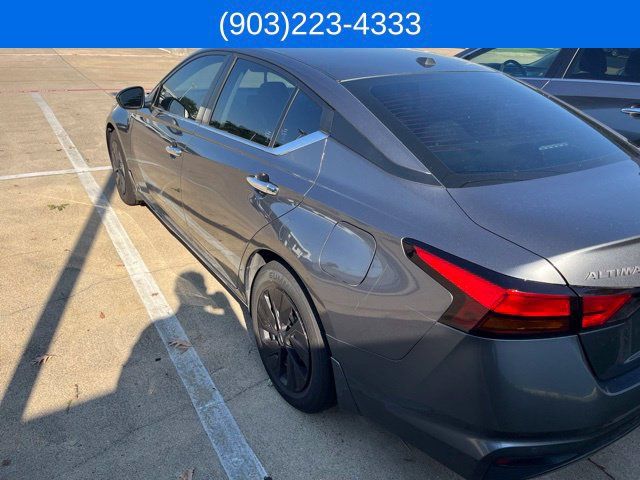 Used 2025 Nissan Altima 2.5 S FWD image 4