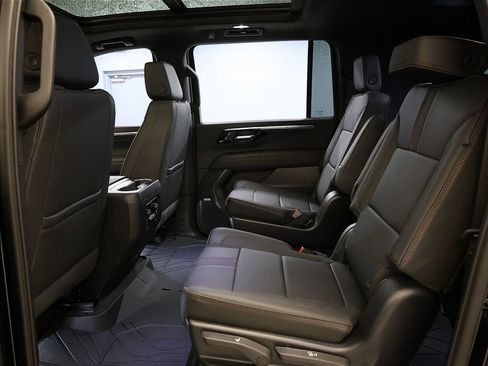 New 2026 Chevrolet Suburban RST w/ Comfort Package AWD/4WD image 10