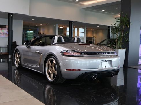 Used 2022 Porsche 718 Boxster RWD image 5