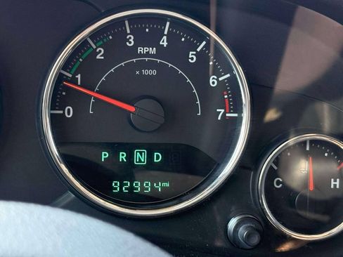 Used 2018 Jeep Wrangler Unlimited Sahara w/ Connectivity Group AWD/4WD image 19