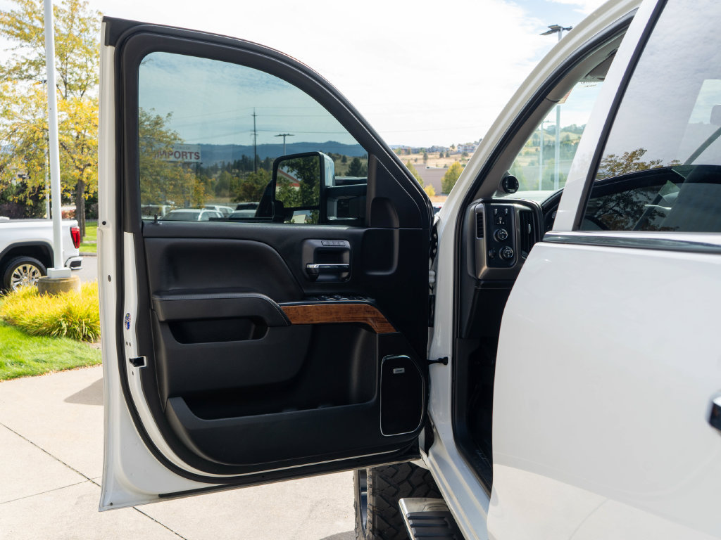 Used 2017 Chevrolet Silverado 3500 High Country AWD/4WD image 16