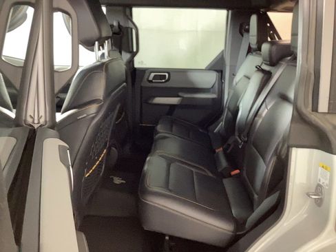 Used 2022 Ford Bronco Badlands image 13