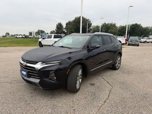 Used 2021 Chevrolet Blazer Premier w/ Driver Confidence II Package AWD/4WD image 3