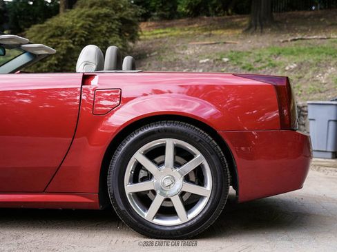 Used 2004 Cadillac XLR RWD image 5