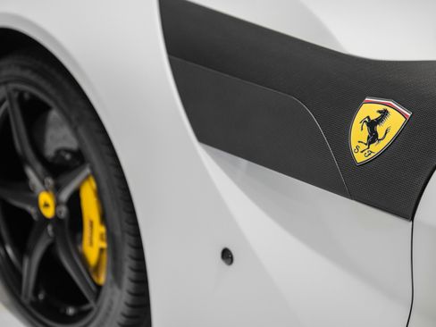 Used 2017 Ferrari F12 Berlinetta RWD image 10