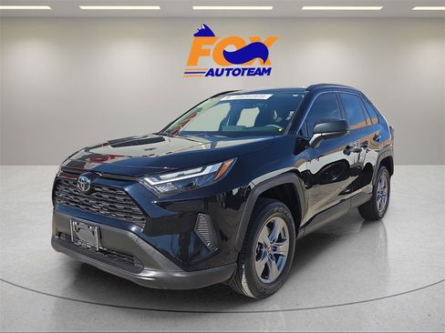 Certified 2025 Toyota RAV4 LE image 1