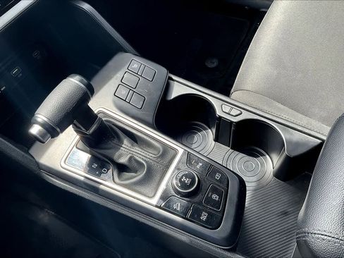 Certified 2024 Kia Sportage LX image 16