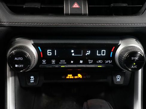 Certified 2023 Toyota RAV4 XLE FWD image 20