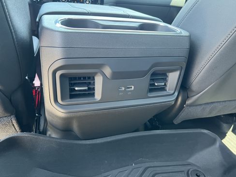 Used 2025 Chevrolet Silverado 1500 LT Trail Boss w/ Convenience Package II AWD/4WD image 32