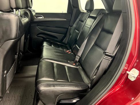 Used 2022 Jeep Grand Cherokee Limited image 8