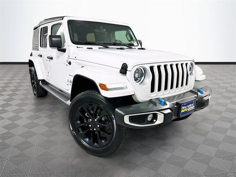 Used 2023 Jeep Wrangler Unlimited Sahara w/ Cold Weather Group image 4