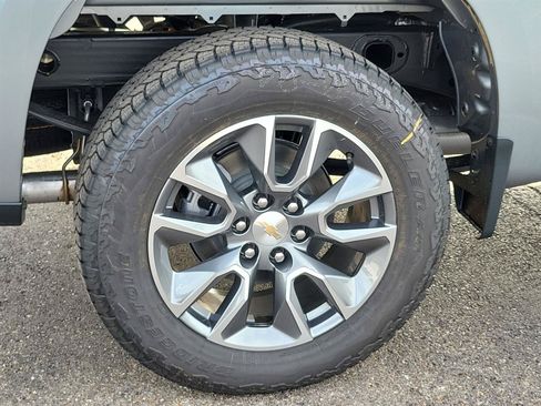 New 2025 Chevrolet Silverado 1500 LT w/ Convenience Package II RWD image 31