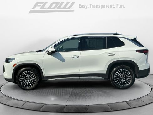 Certified 2025 Volkswagen Tiguan S w/ 18" Wheel Package image 5