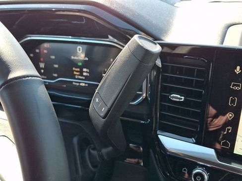 New 2025 GMC Sierra 1500 Elevation image 9