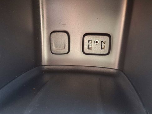 Used 2019 GMC Acadia SLT w/ LPO, Floor Liner Package image 28