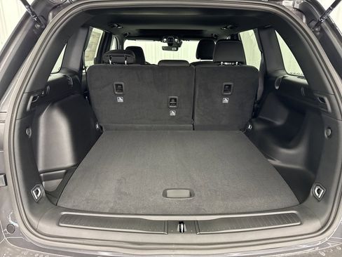 Used 2025 Jeep Grand Cherokee Laredo X image 7