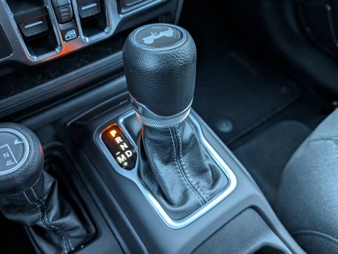 Used 2024 Jeep Wrangler Sahara w/ Safety Group image 28