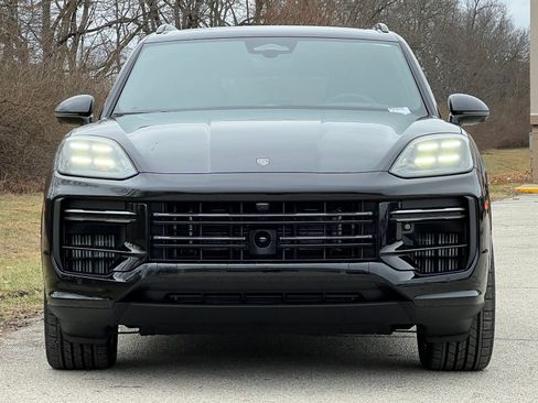 New 2026 Porsche Cayenne Turbo image 7