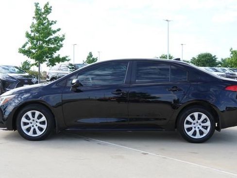 Used 2023 Toyota Corolla LE FWD image 6