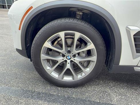 Certified 2024 BMW X5 xDrive40i w/ Premium Package AWD/4WD image 29