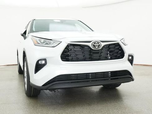 New 2026 Toyota Highlander Limited AWD/4WD image 30