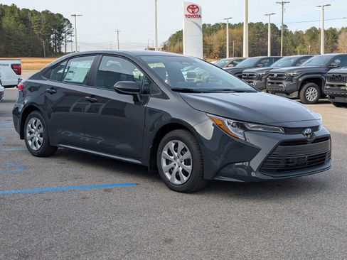 New 2026 Toyota Corolla LE image 7