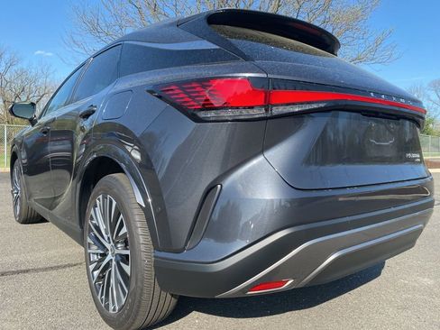 Used 2025 Lexus RX 350 w/ Convenience Package image 3