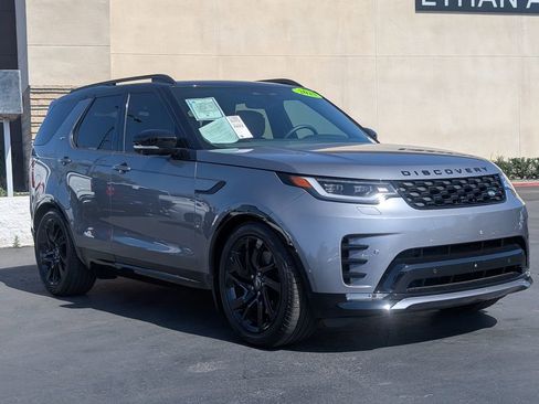 Used 2025 Land Rover Discovery Dynamic SE image 6