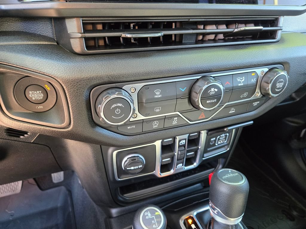 Used 2025 Jeep Gladiator Sport AWD/4WD image 28