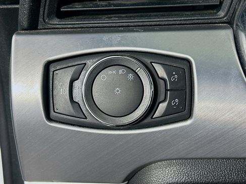 Used 2020 Ford Mustang Premium RWD image 17