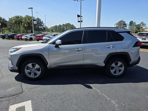 Used 2022 Toyota RAV4 XLE image 4