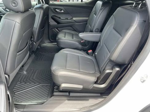 Certified 2023 Chevrolet Traverse LT FWD image 18