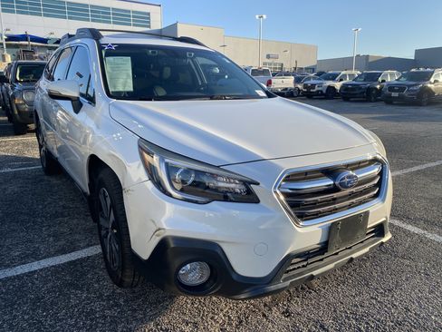 Used 2018 Subaru Outback 2.5i Limited AWD/4WD image 6