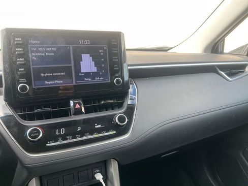 Used 2022 Toyota Corolla Cross LE image 11