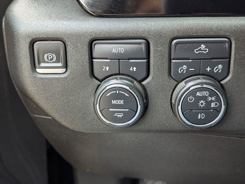 Used 2023 Chevrolet Silverado 1500 RST w/ Redline Edition AWD/4WD image 12