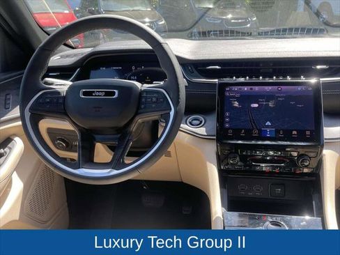 Certified 2025 Jeep Grand Cherokee Limited w/ Luxury Tech Group II AWD/4WD image 23