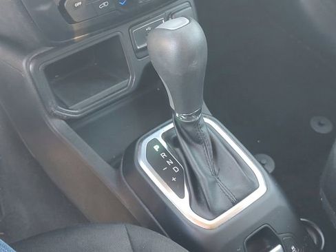 Certified 2018 Jeep Renegade Latitude image 18