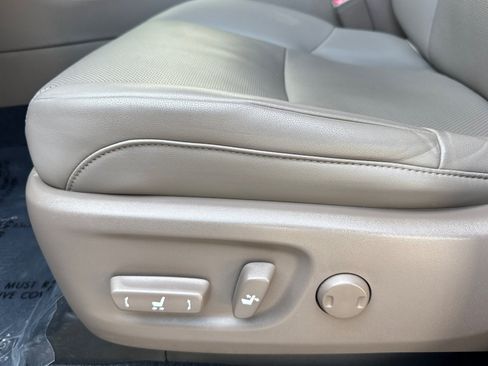 Used 2023 Lexus GX 460 Premium w/ Premium Package AWD/4WD image 13