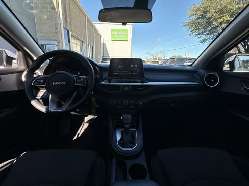 Used 2023 Kia Forte LXS image 9