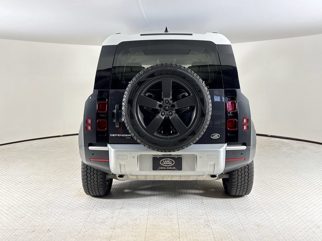 Used 2022 Land Rover Defender 110 SE AWD/4WD image 4
