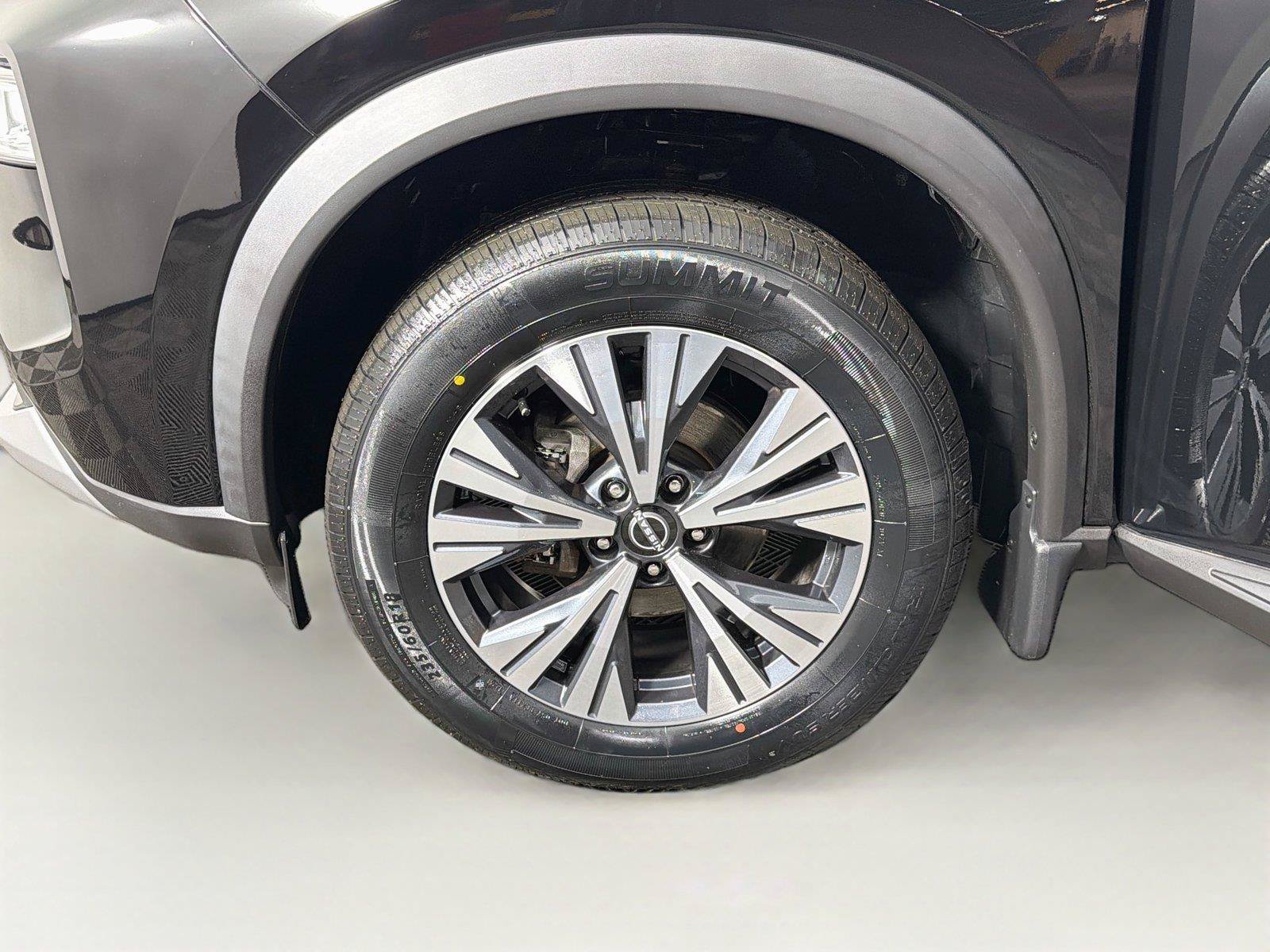 Used 2023 Nissan Rogue SV AWD/4WD image 32
