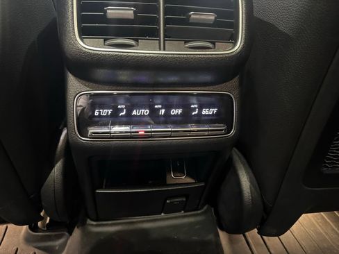 Used 2020 Mercedes-Benz GLS 450 4MATIC image 25