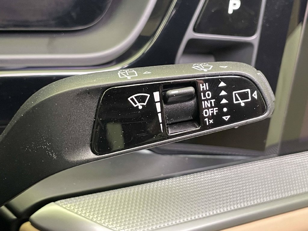 Certified 2024 Porsche Cayenne AWD/4WD image 42